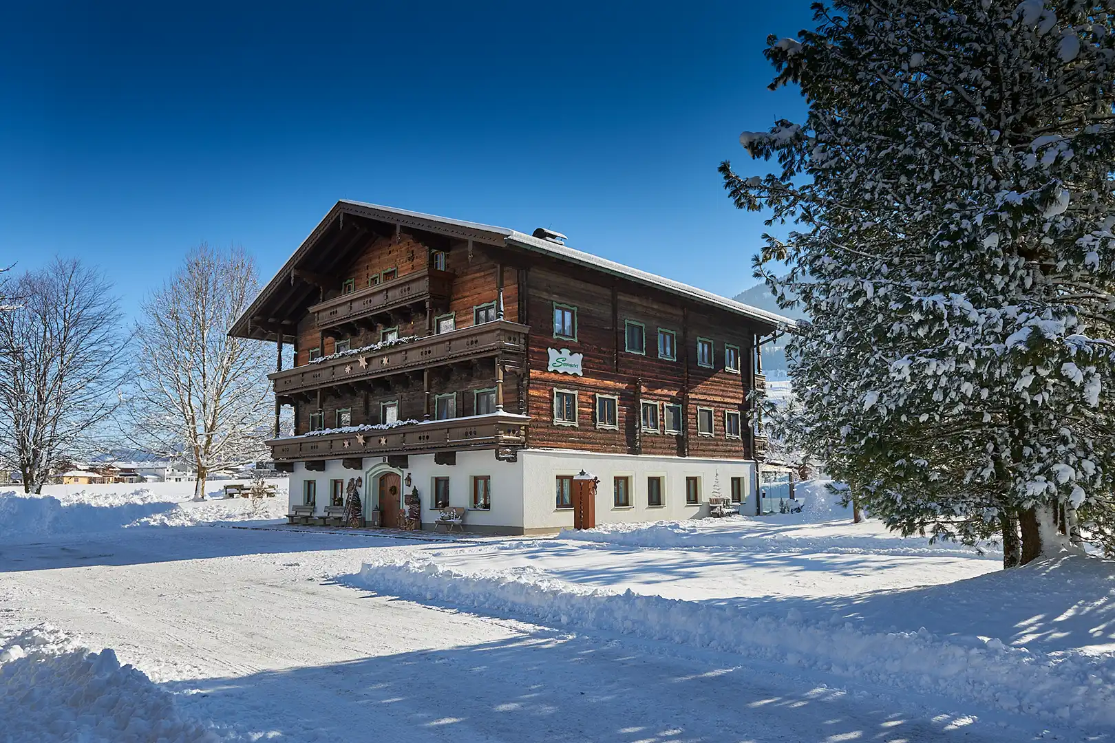 Wunderschöner Anblick vom Bauernhaus mit Tradition